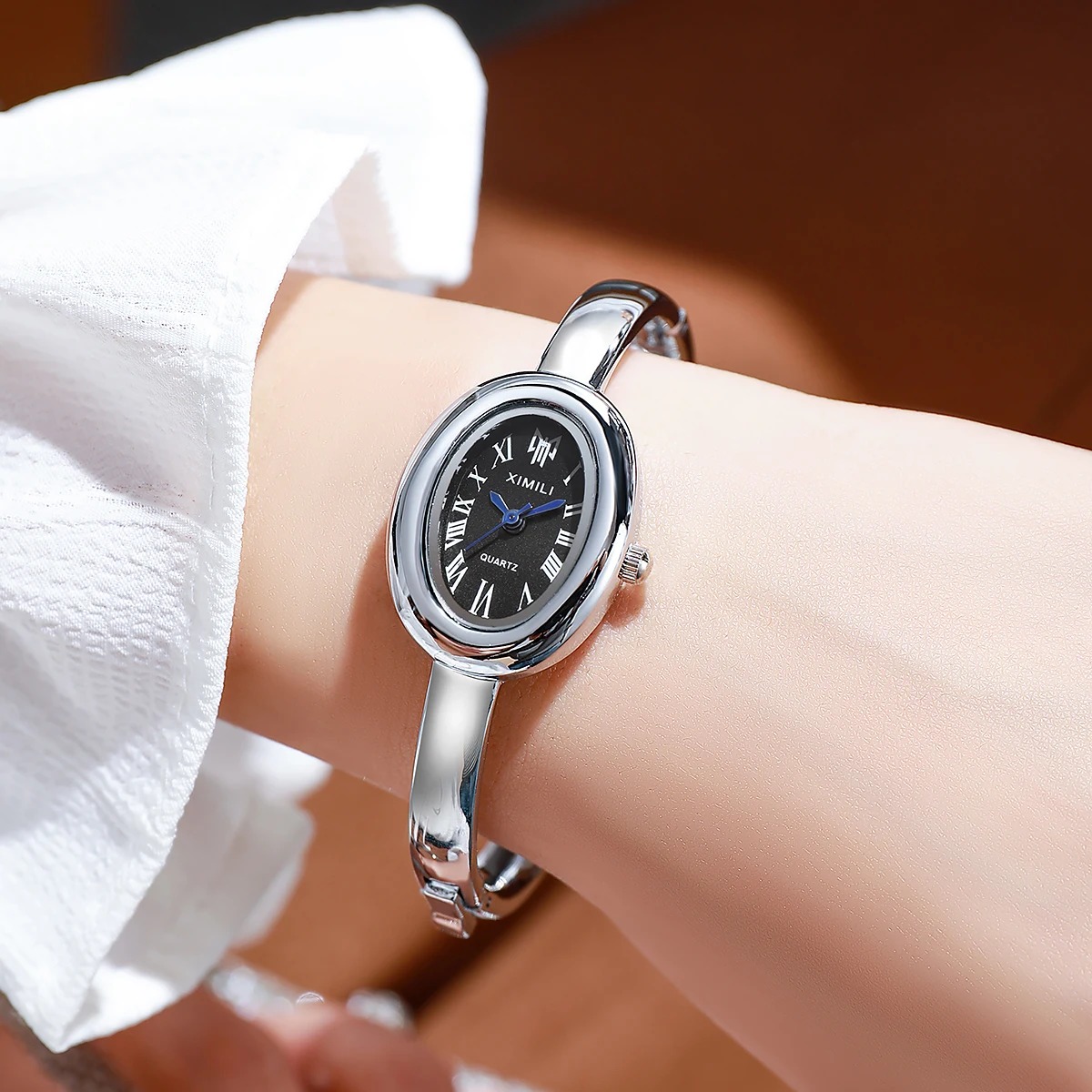 Women’s Stainless Steel Quartz Watch – Elegant Silver Waterproof Wristwatch for Ladies and Girls 2 Women’s Stainless Steel Quartz Watch – Elegant Silver Waterproof Wristwatch for Ladies and Girls - Image 2